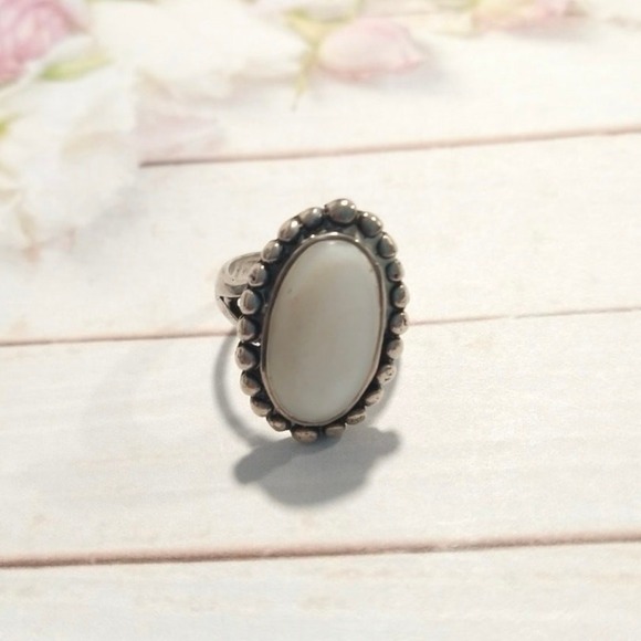 Antique Mother Of Pearl Oval Ring Sterling Silver Navajo Native Size 7.25 - Picture 6 of 16